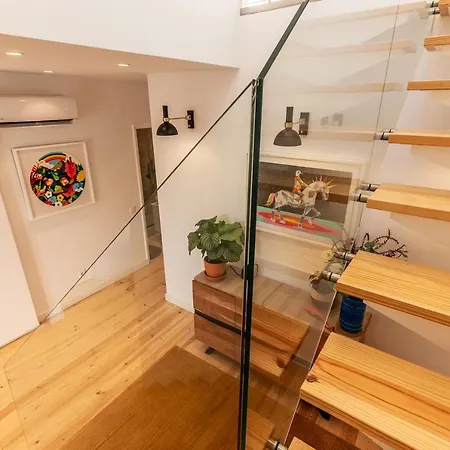 Angelina Vidal Duplex With Terrace *