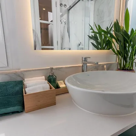 Angelina Vidal Duplex With Terrace