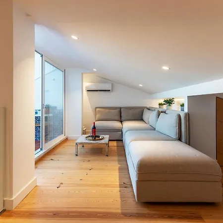Angelina Vidal Duplex With Terrace *