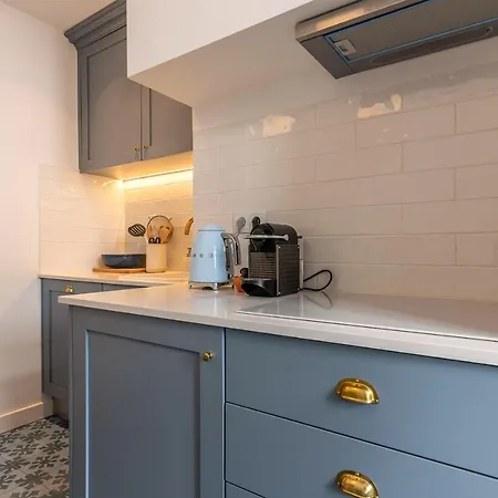 Angelina Vidal Duplex With Terrace