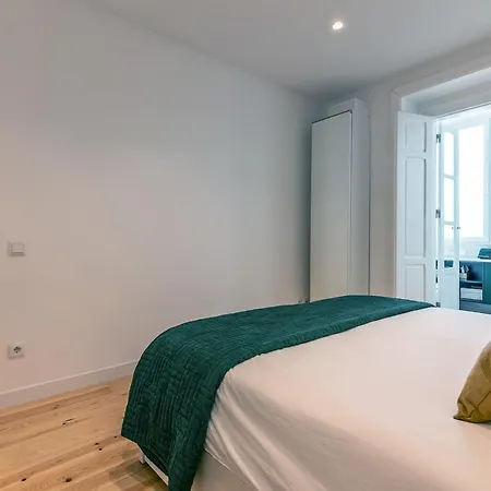 Angelina Vidal Duplex With Terrace